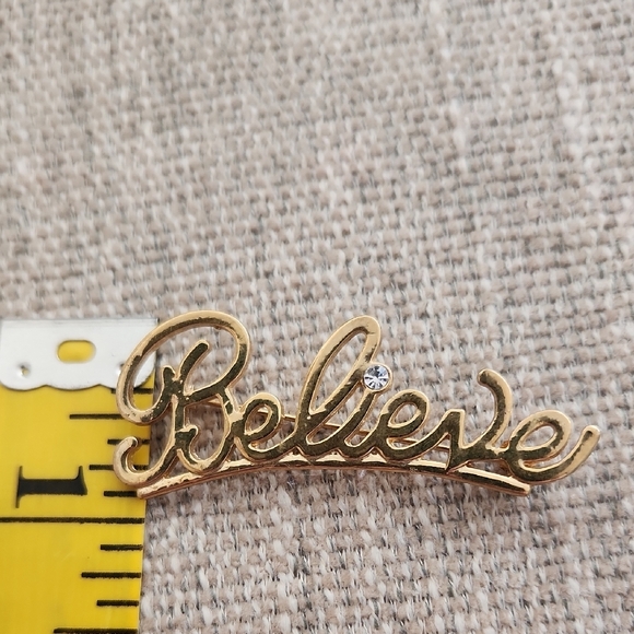 Avon Gold "Believe" Script Brooch with Clear Rhinestone - Picture 4 of 4